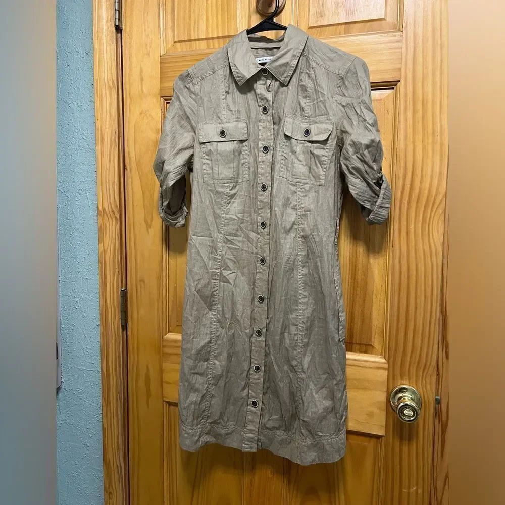 Banana Republic size 2 tan color gauze button down shift dress